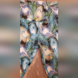 Constantly Varied Gear Capri Squat Approved Leggings..peacock print